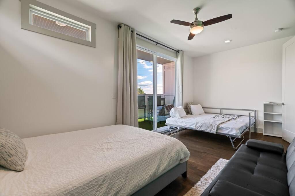 King Bed, Balcony, Covered Patio & Firepit! 8 Minutes From Broadway Нашвілл Екстер'єр фото